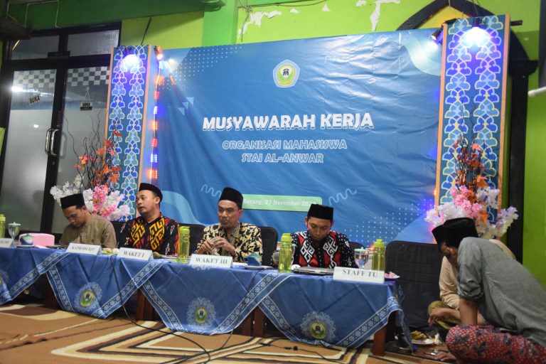 MUSYAWARAH KERJA UNIT KEGIATAN MAHASISWA SEKOLAH TINGGI AGAMA ISLAM  AL-ANWAR. WAKIL KETUA I: KAMI BERHARAP ORGANISASI MAHASISWA DAPAT MENUNJANG KARIR MAHASISWA