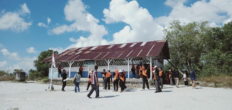 WISATA REPLIKA SD LASKAR PELANGI