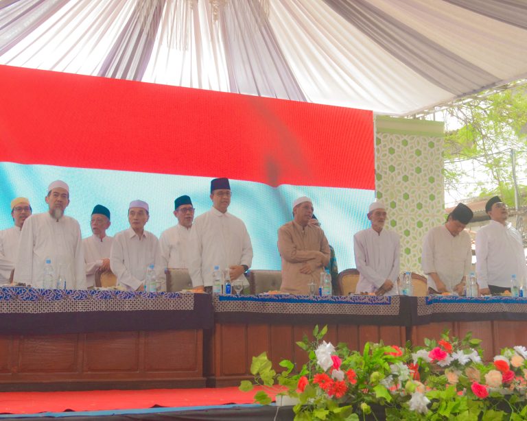 K.H. Muhammad Najih Maimoen: Kalau Ingin Menghargai Pesantren, Pemerintah Harus Mengakui Musyawarah Malam