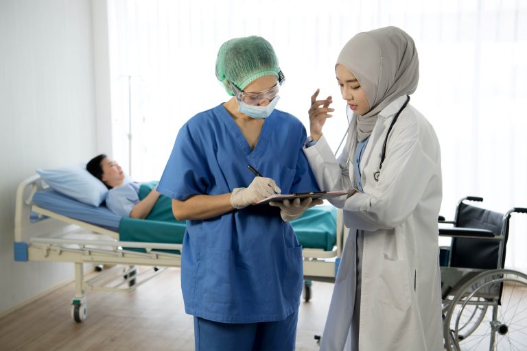 Menggali Lebih Dalam Peran Perawat dengan Perspektif Teori Sosial