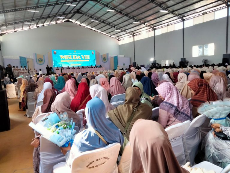 Wisuda Ke-VIII Penuh Makna, STAI Al-Anwar Siapkan Lulusan Berkualitas
