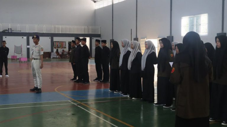 Resimen Mahasiswa Kenalkan Peran Lewat Apel di Opening UKK