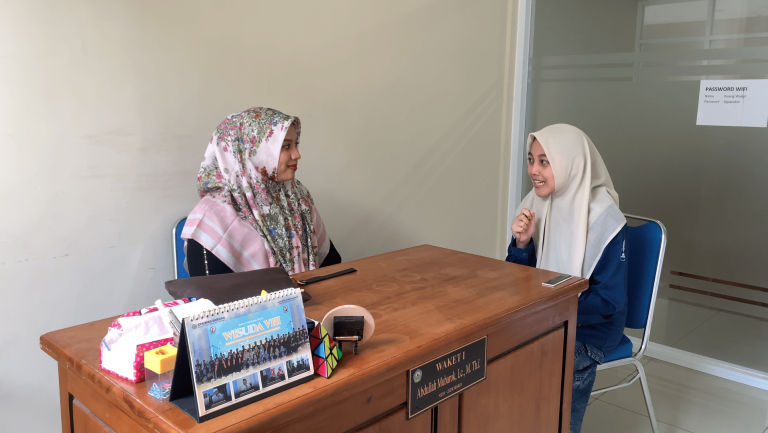 Empat Kiat Menulis Ala Khilma Anis: Pesan Literasi Dalam Festival Pustaka Stai Al Anwar